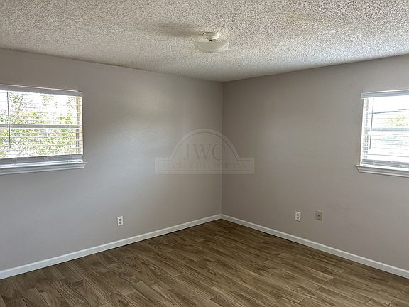 5th image of 507 Hackberry St #30