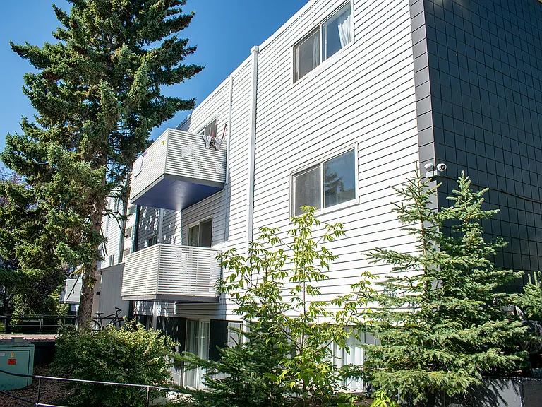 7107 Elbow Dr SW — Photo 17