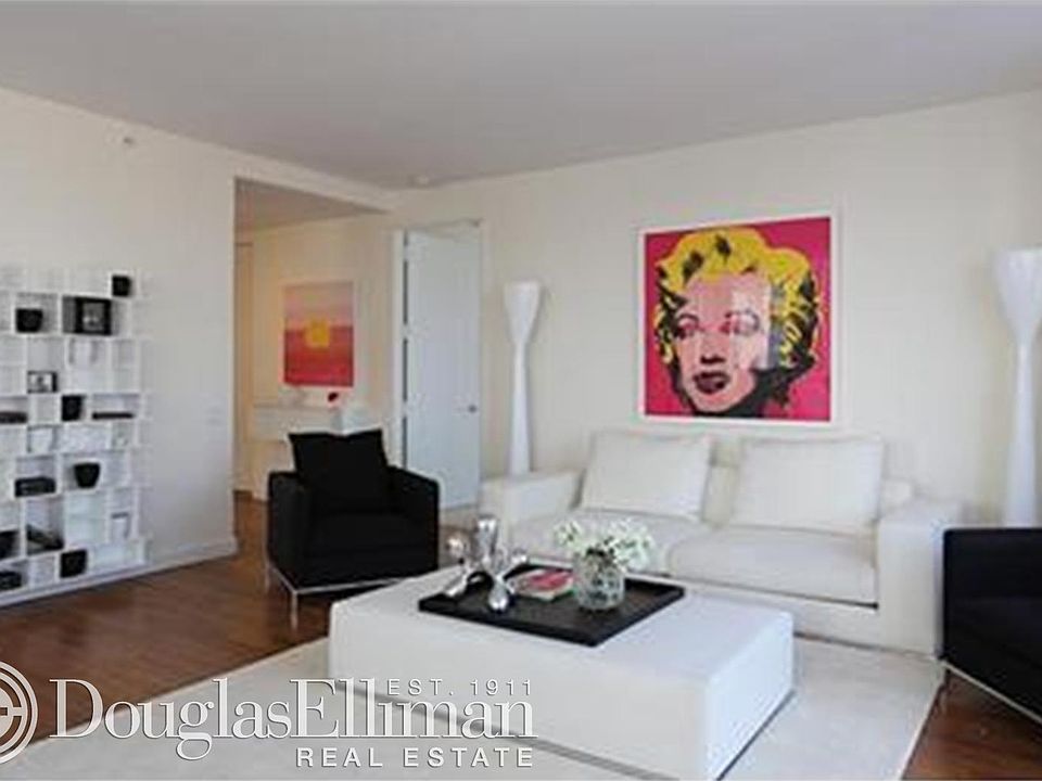 2nd image of 160 W 62nd St APT 40G