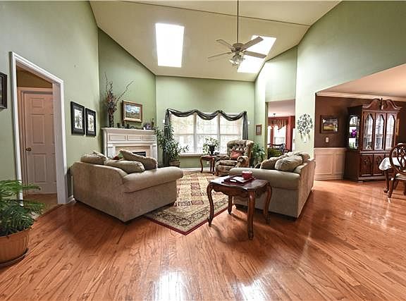 1668651_3
