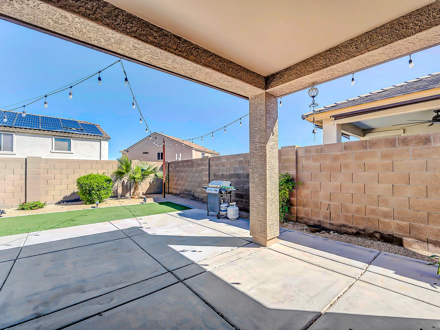 4 bed, 1818 sqft, $2,275 — Photo 2