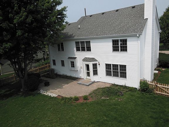 3rd image of 39W585 Schoolhouse Ln
