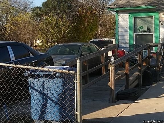 3rd image of 267 Ferris Ave