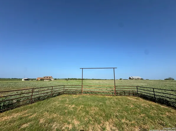 00 Fm 472 LOT TRACT, Bigfoot, TX 78005