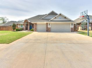 2800 SE 22nd St, Moore, OK 73160