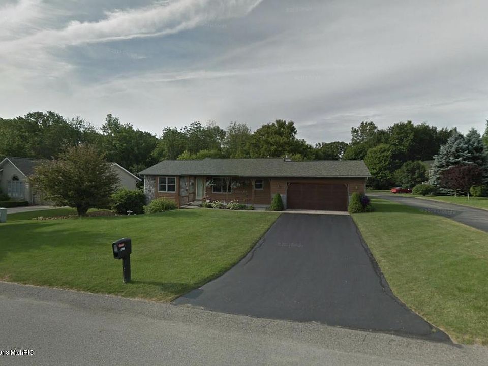1st image of 2700 Winesap Dr NE