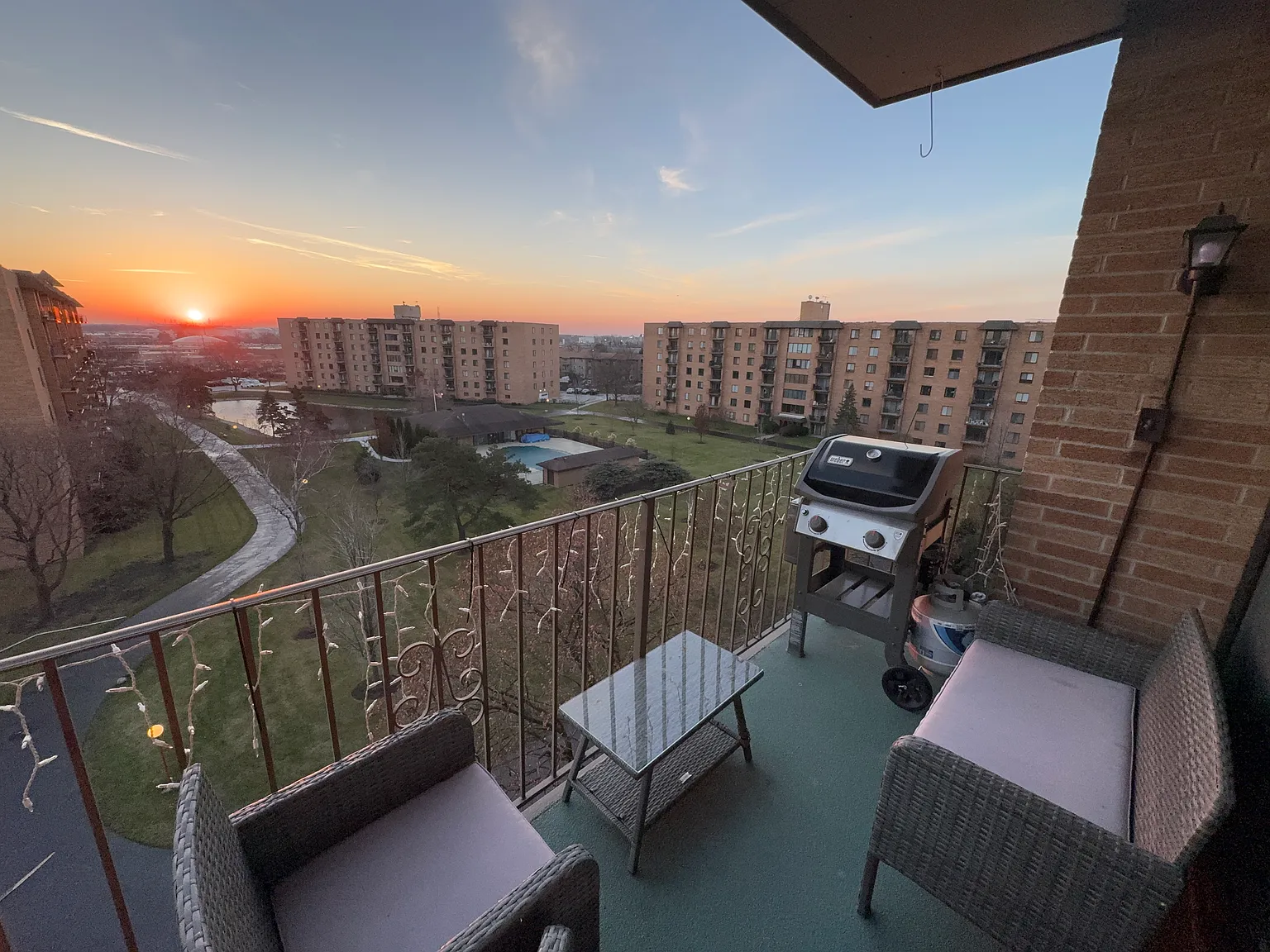 2 bed, 1200 sqft, $2,300 — Photo 4