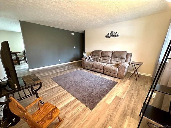 2nd image of 7 Grantwood Dr