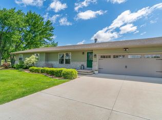 33940 E Five Points Rd, Kingston, IL 60145