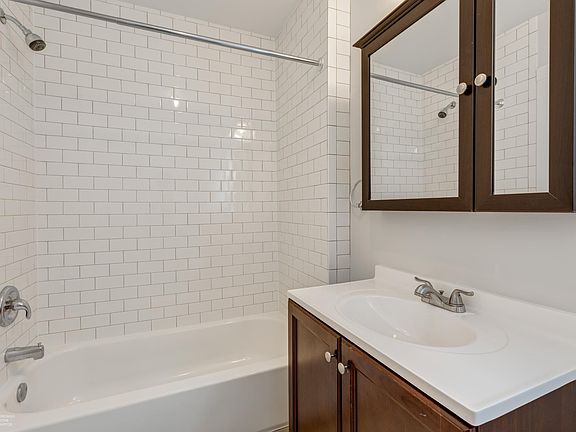 2nd image of 2525 N Wayne Ave #1F