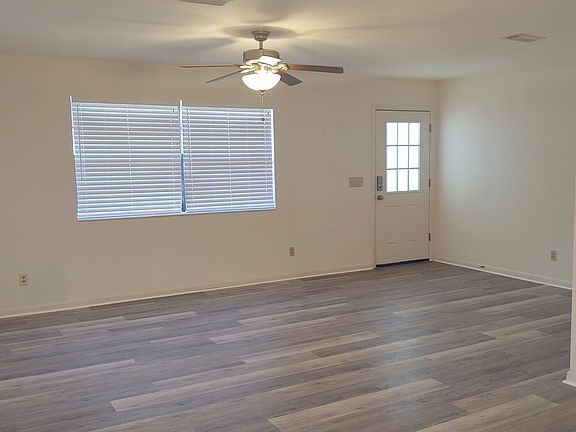 3rd image of 216 9th St #B