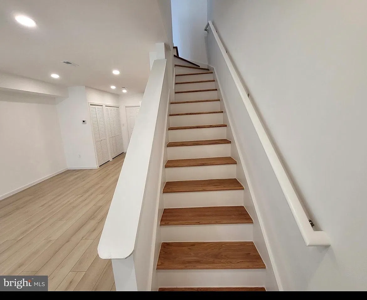 4 bed, 2.5 bath, 1600 sqft, $4,500 — Photo 3
