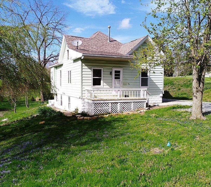 1st image of 138 E Hoehn St