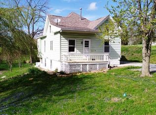 138 E Hoehn St, Carlinville, IL