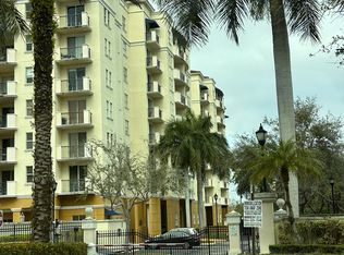 9021 SW 94th St APT 501, Miami, FL 33176