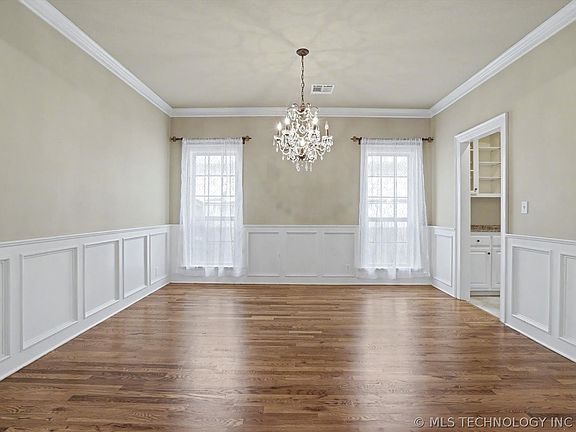 5th image of 7313 E 93rd Pl