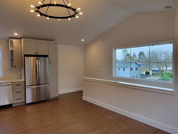 4th image of 2842 36th Ave W #B