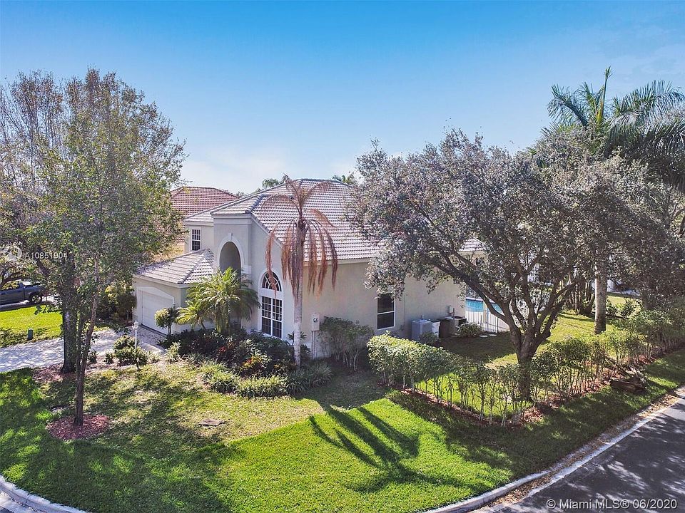 1st image of 6528 NW 78th Pl