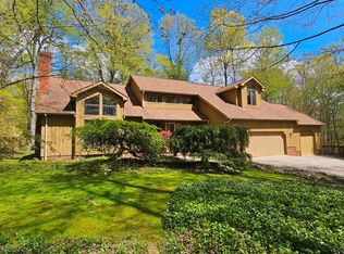 33475 Miles Rd, Moreland Hills, OH 44022