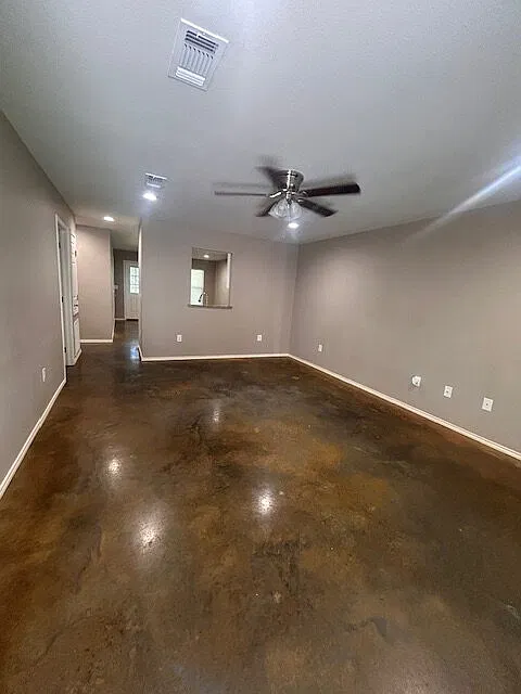 3 bed, 2.0 bath, 1344 sqft, $1,375 — Photo 3