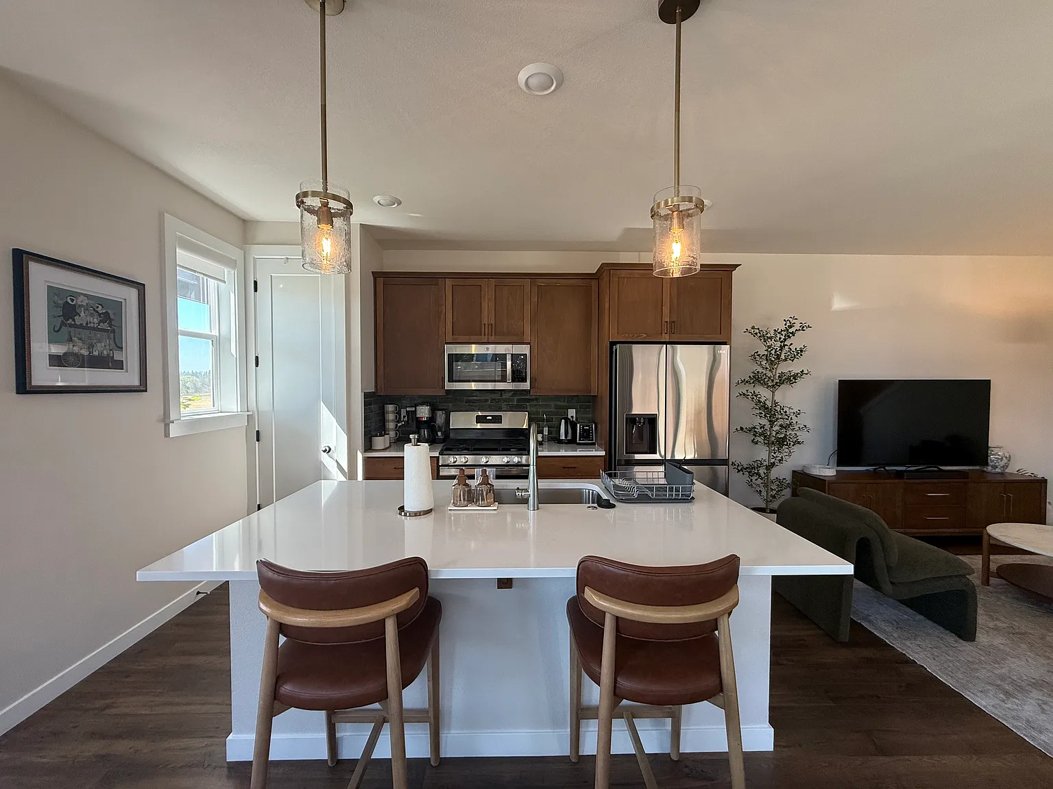 3 bed, 2.5 bath, 1450 sqft, $3,995 — Photo 3