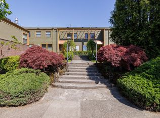 2025 SE Caruthers St APT 10, Portland, OR