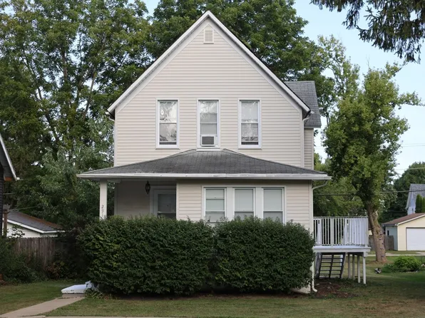 2911 Emmaus Ave, Zion, IL 60099