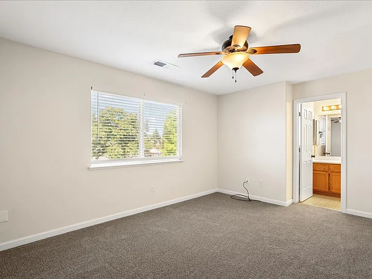 1002 Bay Terrace Dr — Photo 23