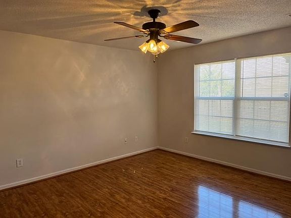 5th image of 124 Crescent Creek Ct
