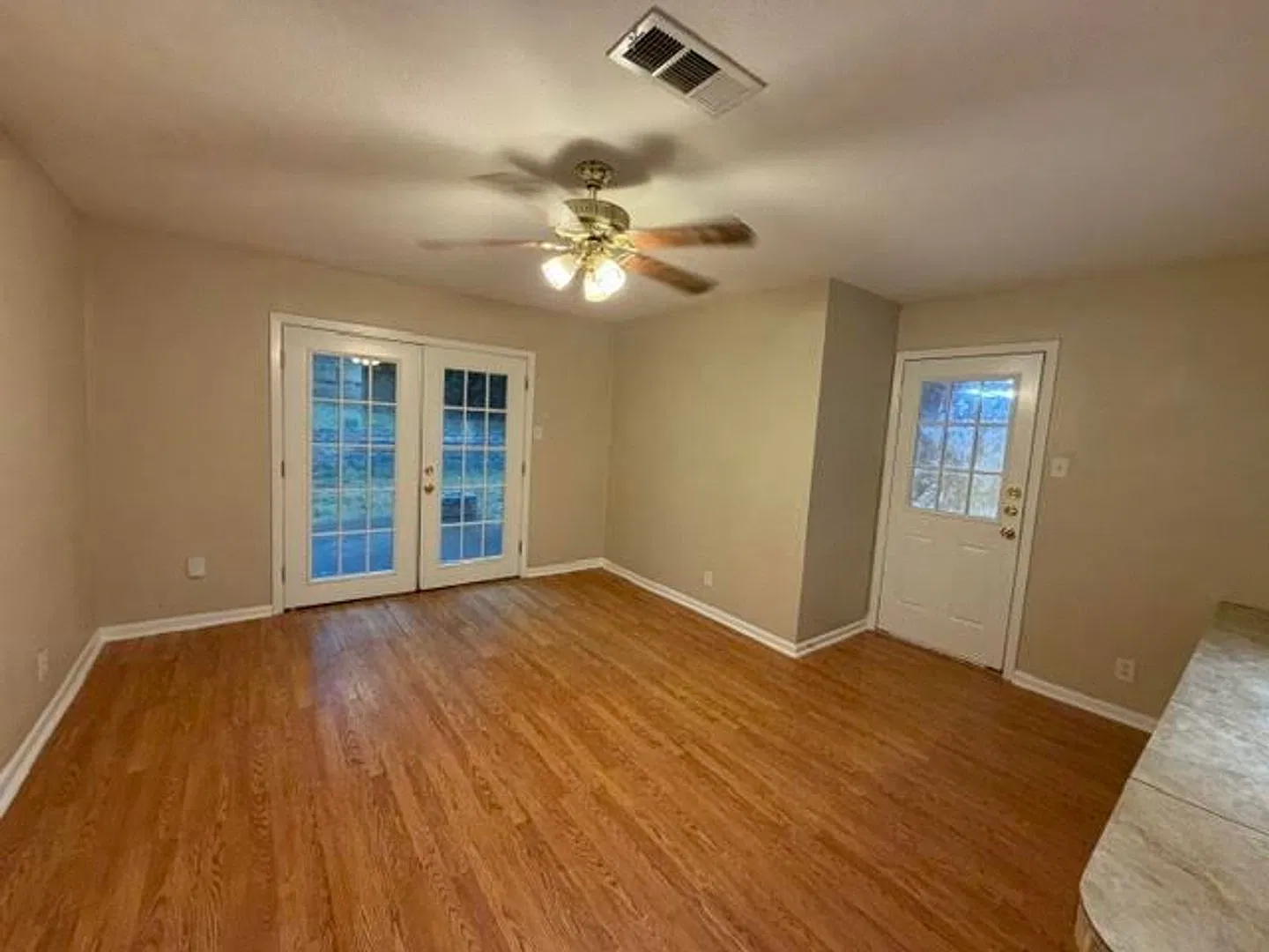 3/2 In Woodway — Photo 4