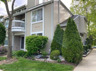 85 Farnham Sq, Parlin, NJ 08859