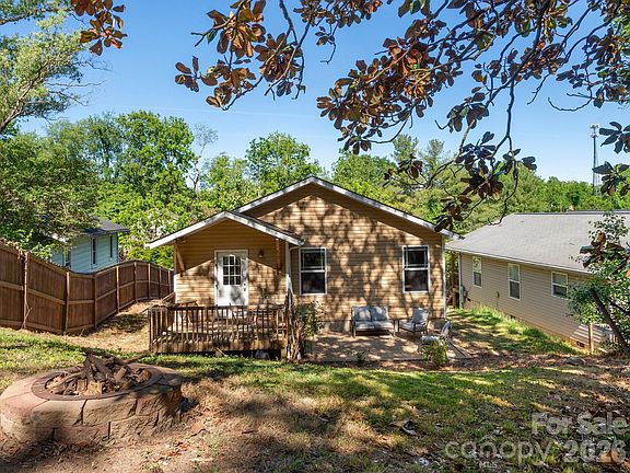 3rd image of 24 Hilldale Rd