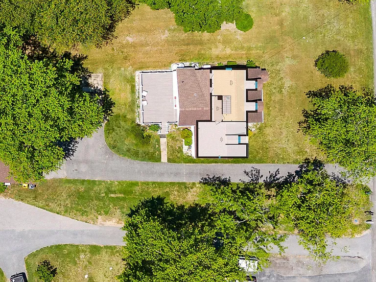 161 Margate Dr — Photo 52