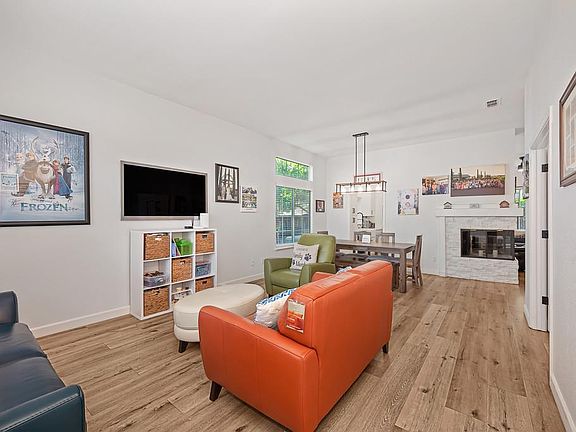 5th image of 101 Elkins Cir