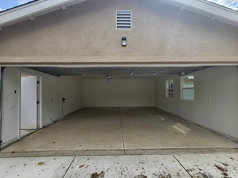 2000 El Sereno Ave — Photo 16