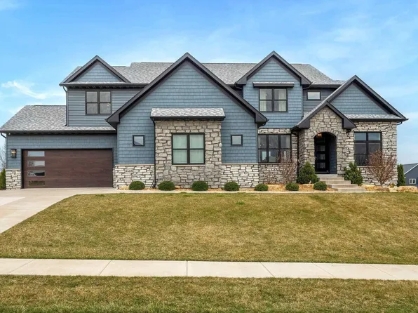 5485 Pigeon Creek Rd, Bettendorf, IA 52722