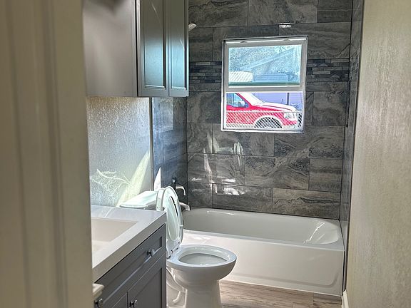 3rd image of 146 Owl Hollow Rd