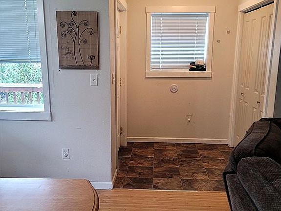 4th image of 422 Kaagwaantaan St