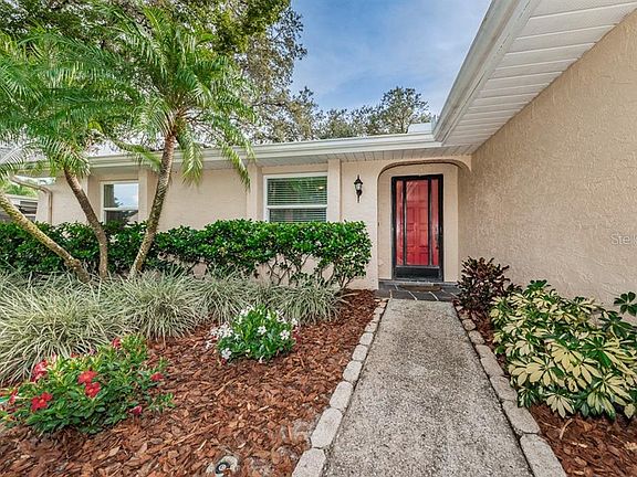 4th image of 2831 Meadow Wood Dr