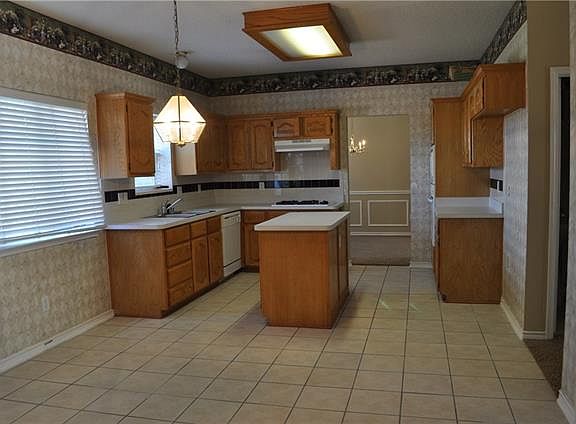 2nd image of 453 Parkshire Dr