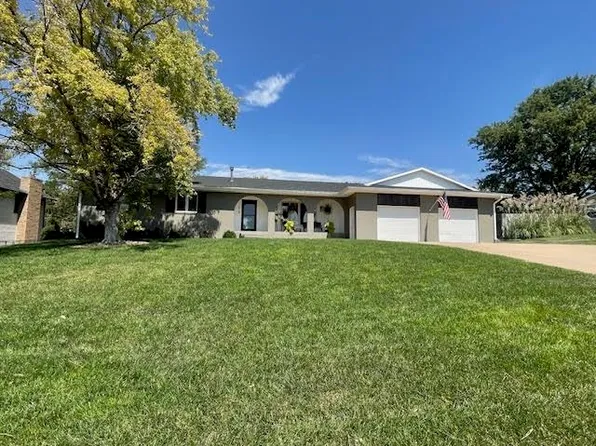 1210 4th Terrace Dr, Larned, KS 67550