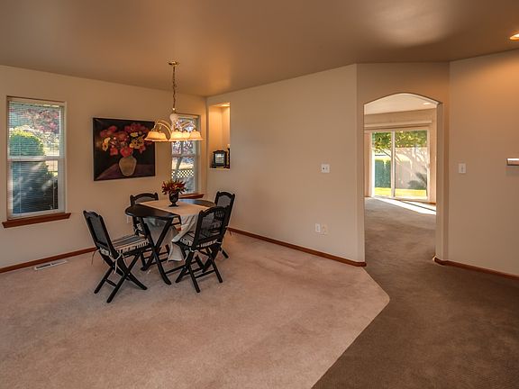 2nd image of 602 Garden Dr