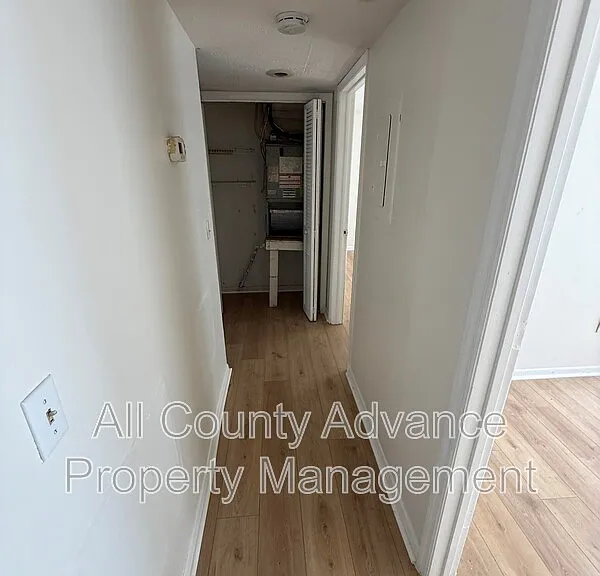 4911 E Temple Heights Rd #B — Photo 3