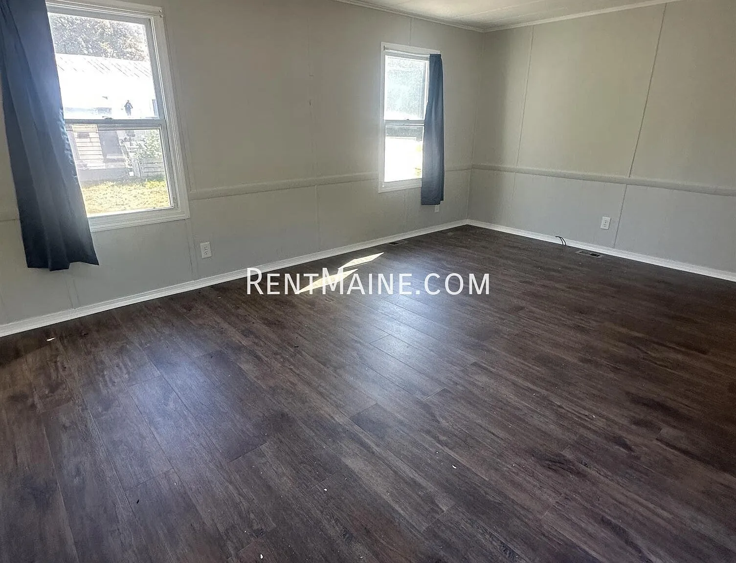 3 bed, $1,300 — Photo 2