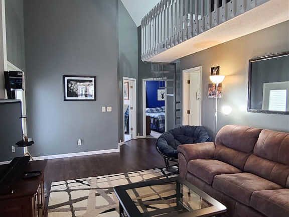 4th image of 5828 Foxfield Dr