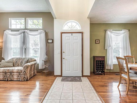 4th image of 5666 Westbriar Dr