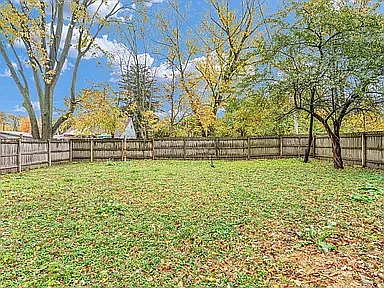 506 S Poplar St — Photo 34