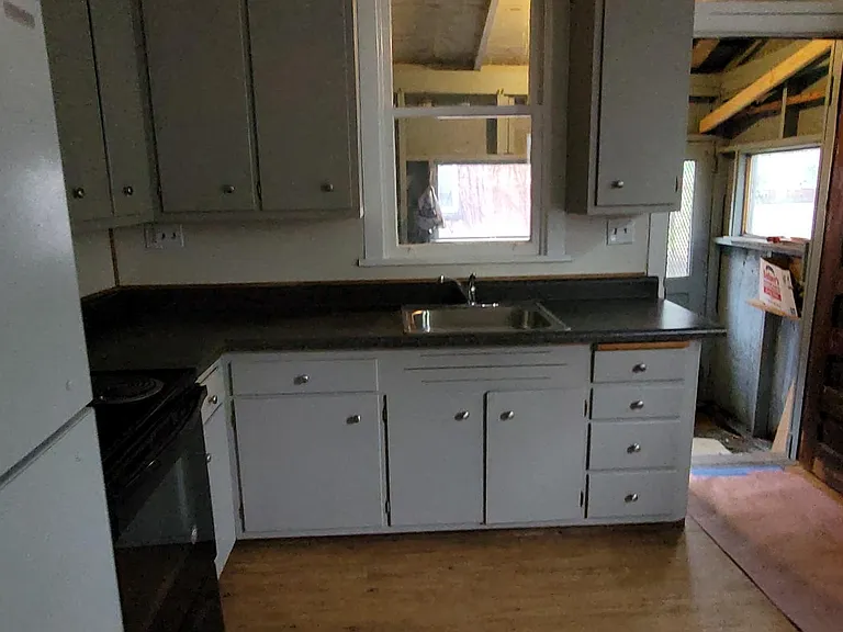 324 Spring St #1 — Photo 41