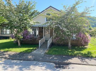 308 5th Ave, Glasgow, WV 25086