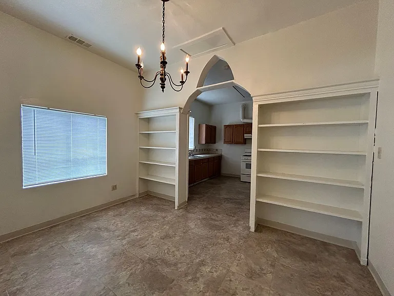 153 Locust Ave — Photo 6